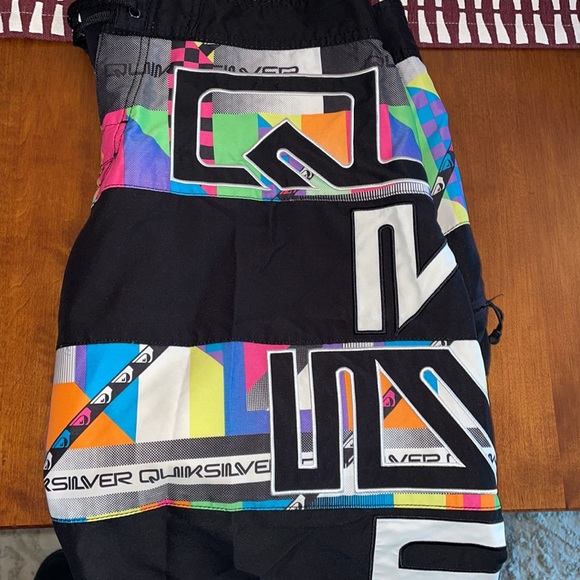 Quicksilver Bathing Suite - Picture 2 of 5